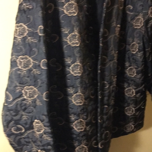 Maggie Barnes quilted coat  with hook and latch - Picture 4 of 7